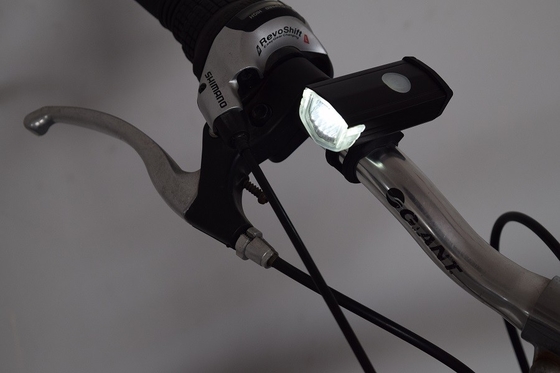 Μπροστινοί προβολείς ποδηλάτων Blinky φωτεινοί λειτουργία προειδοποίησης 0.87-1.26 ιντσών